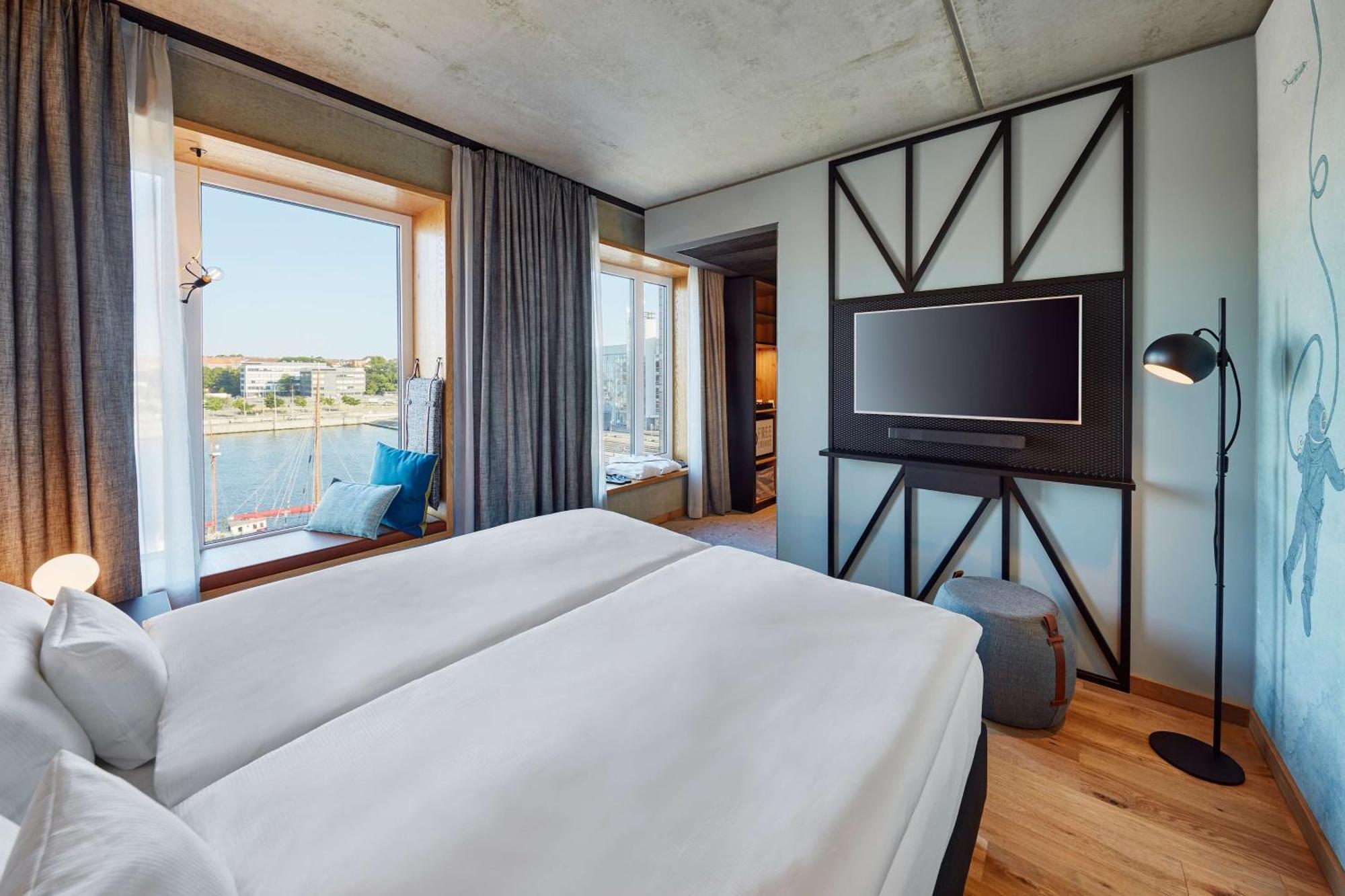 Me And All Hotel Kiel, By Hyatt Bagian luar foto