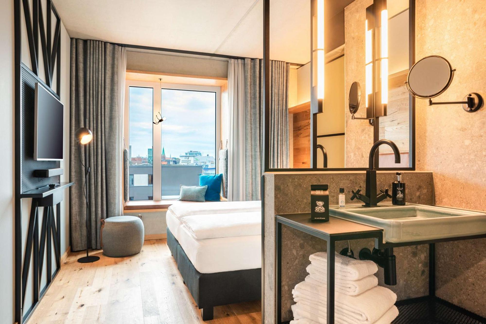 Me And All Hotel Kiel, By Hyatt Bagian luar foto