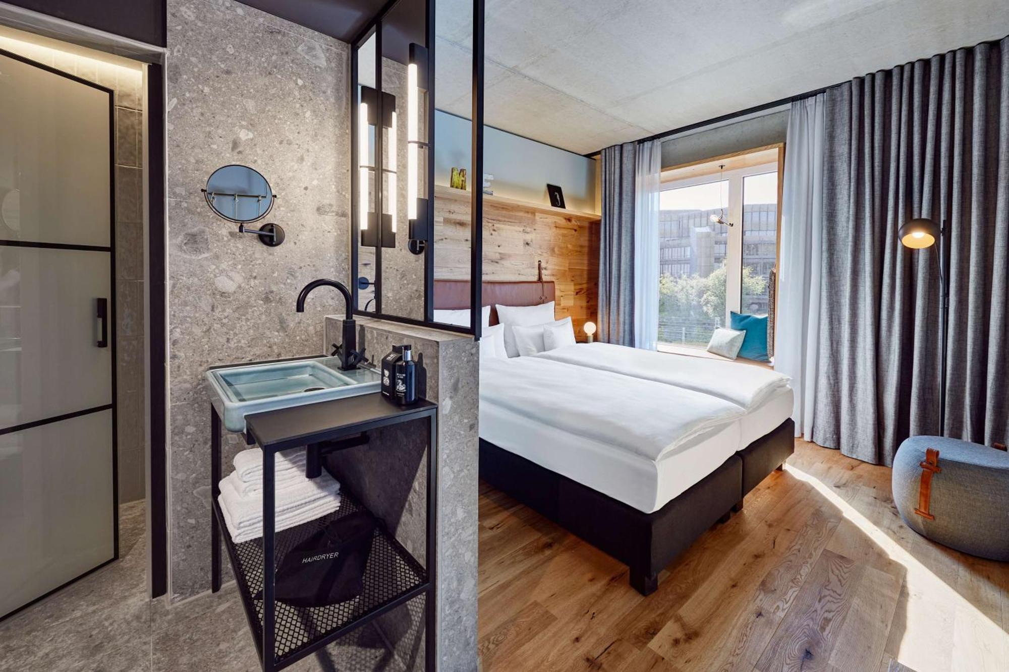 Me And All Hotel Kiel, By Hyatt Bagian luar foto
